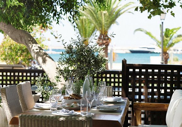 Kyma Suites Beach Hotel