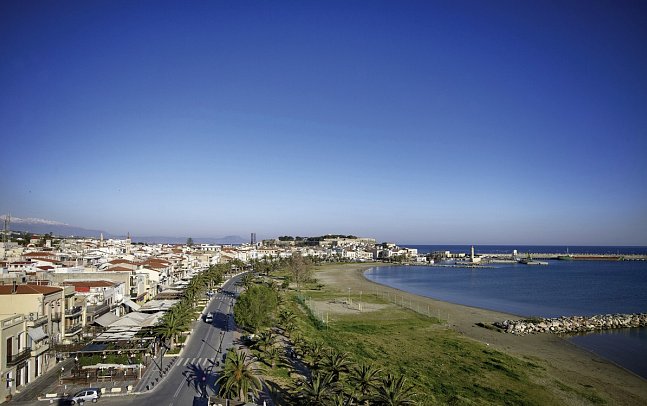 Kyma Suites Beach Hotel