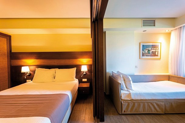 Calimera Sirens Beach - Wohnbeispiel Familienzimmer (Zimmercodierung FB1)