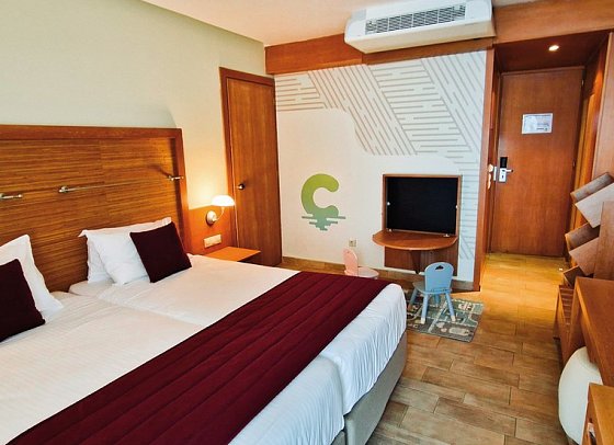 Calimera Sirens Beach - Wohnbeispiel Calimera-Familienzimmer mit Verbindungstür Meerblick (Zimmercodierung FVM)