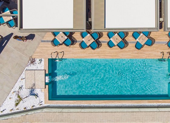 Mare Blue & Suites