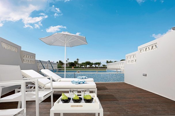 Mythos Palace - Wohnbeispiel Junior Suite Swim-Up (Zimmercodierung JBQ)