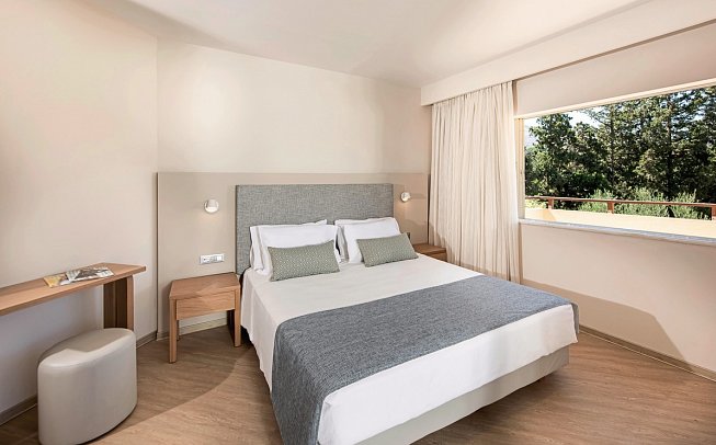 Pilot Beach Resort - Wohnbeispiel Suite Deluxe Poolblick (Zimmercodierung WDP)