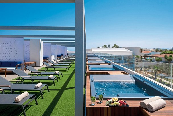 Aelius Hotel & Spa - Roof Garden mit Jacuzzi