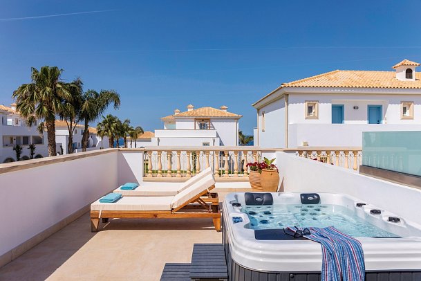 Mitsis Selection Laguna - Wohnbeispiel Famlienzimmer Jacuzzi (Zimmercodierung F1G)