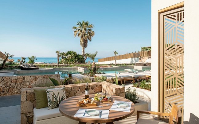 Mitsis Selection Rinela - Wohnbeispiel Suite Swim Up Gemeinschaftspool (Zimmercodierung WBQ)