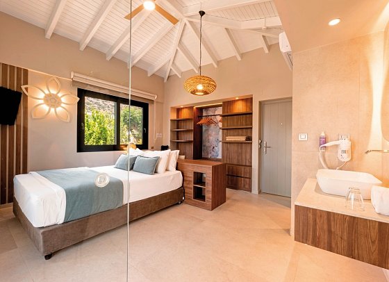 Sentido Kyknos Beach - Wohnbeispiel Sentido Zimmer mit begehbarem Kleiderschrank (Zimmercodierung D1G)