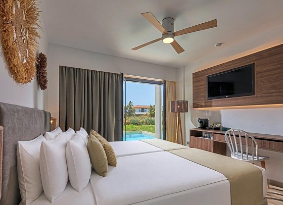 Sentido Kyknos Beach - Wohnbeispiel Doppelzimmer Superior Swim up Gemeinschaftspool (Zimmercodierung DSQ)