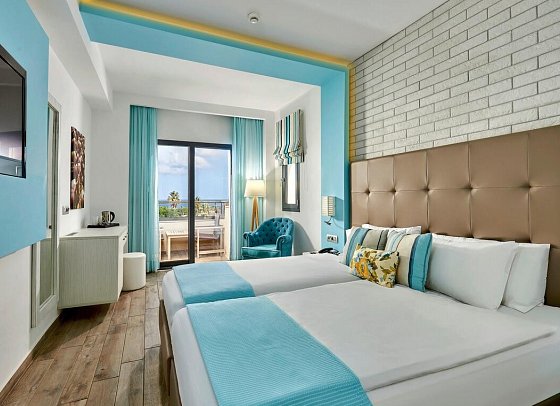 Sentido Kyknos Beach - Wohnbeispiel Doppelzimmer Superior Meerblick (Zimmercodierung DSM)