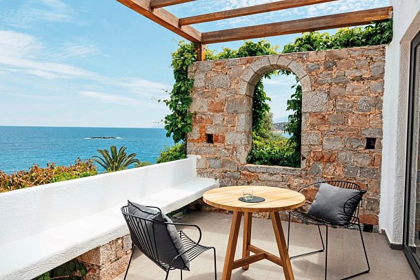 Minos Palace Hotel & Suites