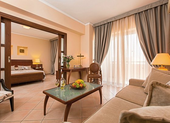 Theartemis Palace - Wohnbeispiel Suite seitlicher Meerblick (Zimmercodierung W1N)