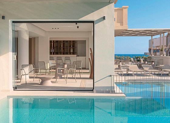 Theartemis Palace