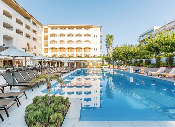 Theartemis Palace