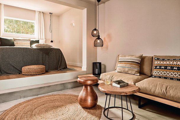 Minos Beach Art - Wohnbeispiel Bungalow Superior Meeresfront Privatpool (Zimmercodierung BSR)