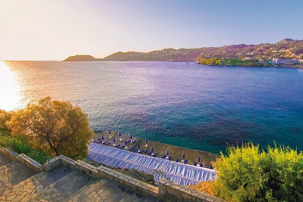 Peninsula Resort & Spa