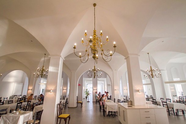 Peninsula Resort & Spa