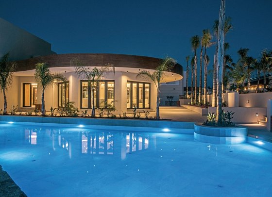 Noble Hotel