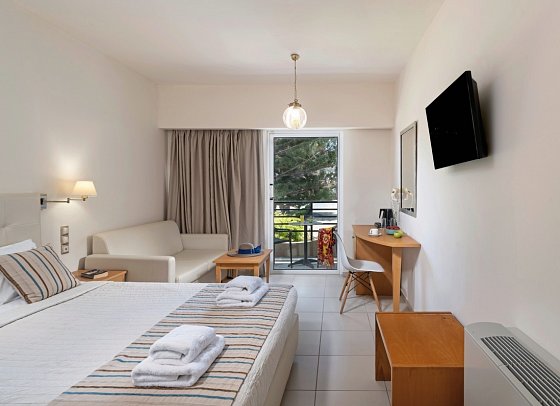 Themis Beach Hotel - Wohnbeispiel Doppelzimmer Gartenblick (Zimmercodierung DBG)