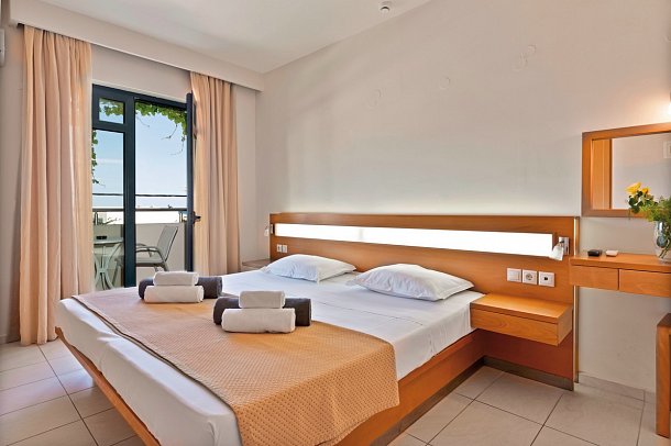 Eva Bay - Wohnbeispiel Doppelzimmer Standard seitl.Meerblick (Zimmercodierung DGN)