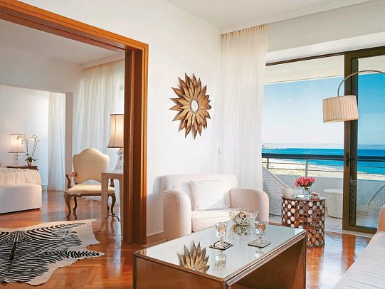Grecotel Creta Palace - Wohnbeispiel Palace Bungalowsuite für Familien seitlicher Meerblick (Zimmercodierungen BI4 & BI5)