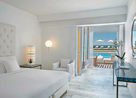 Grecotel LUX ME White - Wohnbeispiel Doppelzimmer Swim Up mit Garten Meerblick (Zimmercodierung DOM)