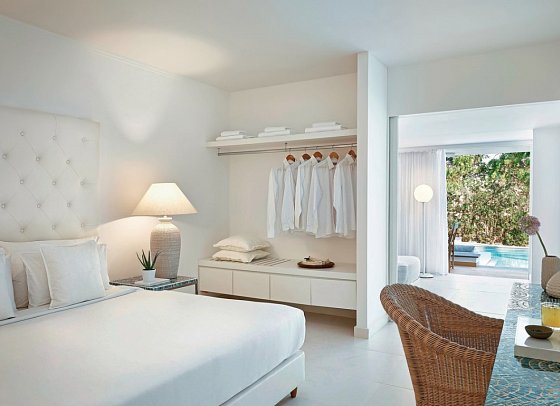 Grecotel LUX ME White - Wohnbeispiel Familienzimmer Swim Up (Zimmercodierungen FBQ, DBQ & D1Q)