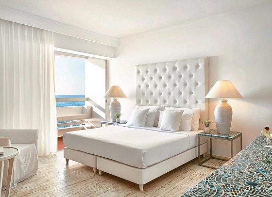 Grecotel LUX ME White - Wohnbeispiel Doppelzimmer Gartenblick o. Bergblick (Zimmercodierungen DBG, DP1 & DBM)