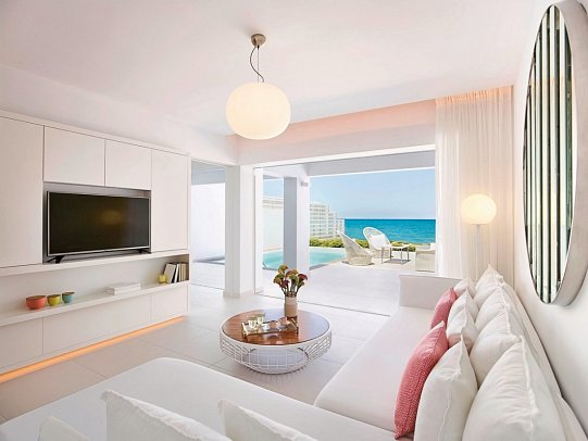 Grecotel LUXME White - Wohnbeispiel Villa White Privat Pool Meeresfront (Zimmercodierung VBR)