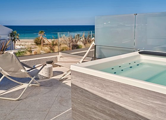 Nautilux Rethymno by Mage Hotels - Wohnbeispiel Maisonette mit Hot Tub Meerblick (Zimmercodierung MBM)