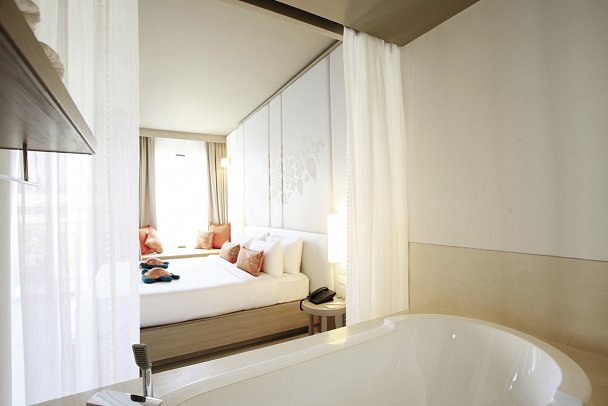 Proud Phuket - Wohnbeispiel Superior Pool View (Zimmercodierung USP)