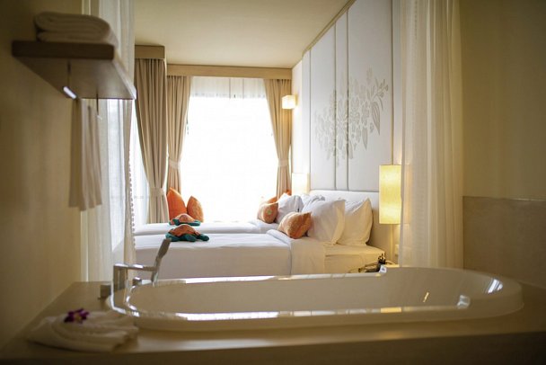 Proud Phuket - Wohnbeispiel Superior Pool View (Zimmercodierung USP)