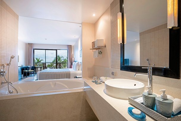 Apsara Beachfront Resort & Villa - Wohnbeispiel Deluxe Sea View (Zimmercodierung UDM)