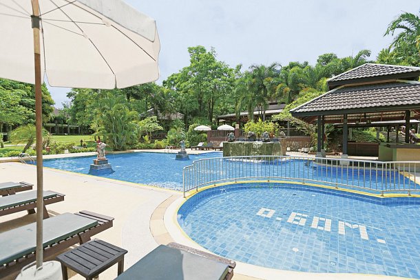 The Leaf on the Sands by Katathani