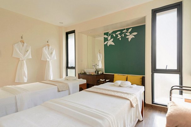 The Leaf on the Sands by Katathani