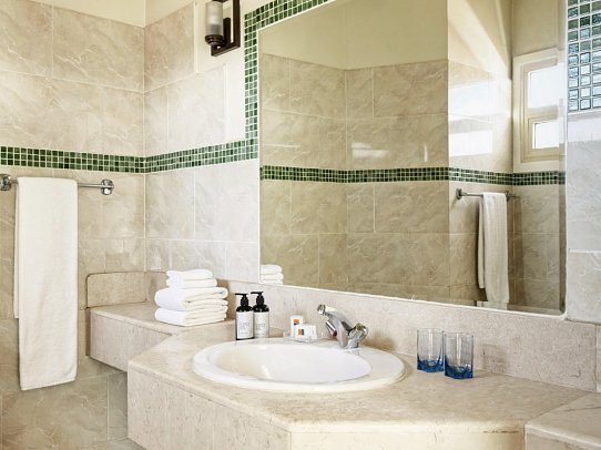 Club Paradisio El Gouna - Beispiel Bad Familienzimmer (Zimmercodierungen WI1 & FB1)