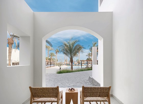 Serry Beach Resort - Beispiel Balkon Doppelzimmer Deluxe Poolblick Twin (Zimmercodierung UDP)