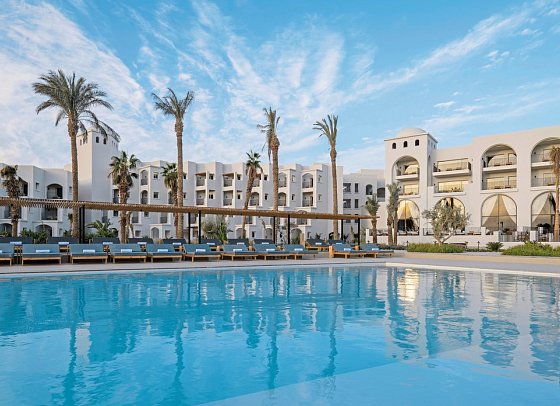 Serry Beach Resort