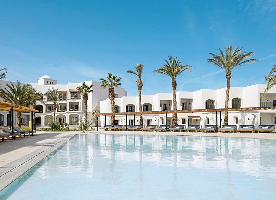 Serry Beach Resort