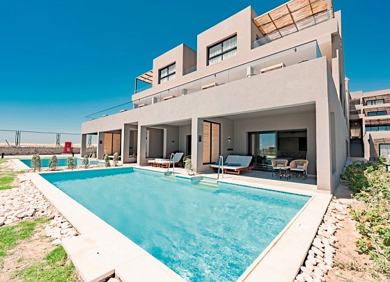Sentido Naga Bay - Wohnbeispiel Juniorsuite Swim Up Sentido Fitness Beachfront Meerblick (Zimmercodierung J9M)