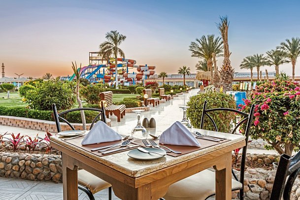 SUNRISE Alora Aqua Park Resort