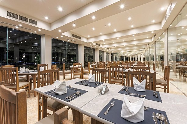 SUNRISE Alora Aqua Park Resort