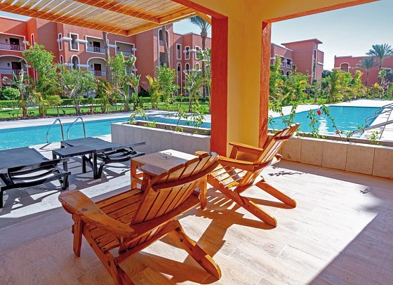 Sentido Caribbean World Soma Bay - Beispiel Terrasse Doppelzimmer Swim Up Gartenblick (Zimmercodierung D1Q)