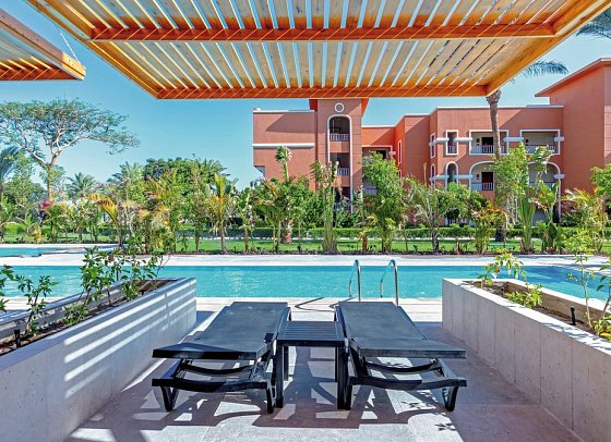 Sentido Caribbean World Soma Bay - Beispiel Terrasse Doppelzimmer Swim Up Gartenblick (Zimmercodierung D1Q)