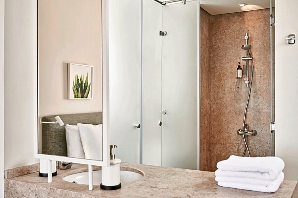 Captain's Inn - Bad Doppelzimmer Marinablick