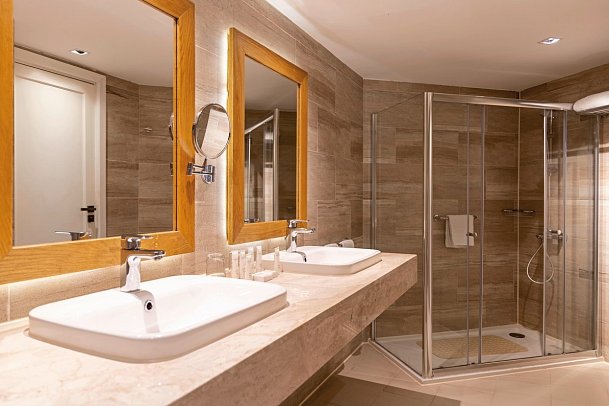 Fort Arabesque West Bay - Beispiel Bad Elite Suite (Zimmercodierung JD1)