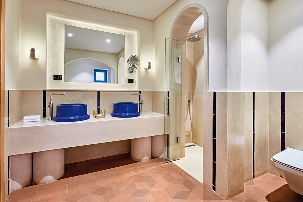 Sheraton Miramar Resort El Gouna - Beispiel Bad Juniorsuite (Zimmercodierungen JB1 & JC1)