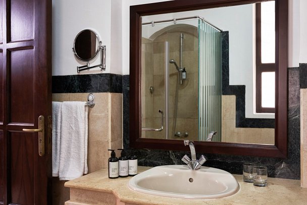 Sultan Bey - Beispiel Bad (Zimmercodierungen DB1, DC1, DCI & D1I)