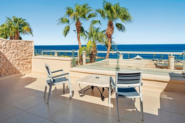 Pickalbatros Citadel Resort - Beispiel Balkon Doppelzimmer Standard Meerblick (Zimmercodierungen DGM, DCM, DFM & DC2)