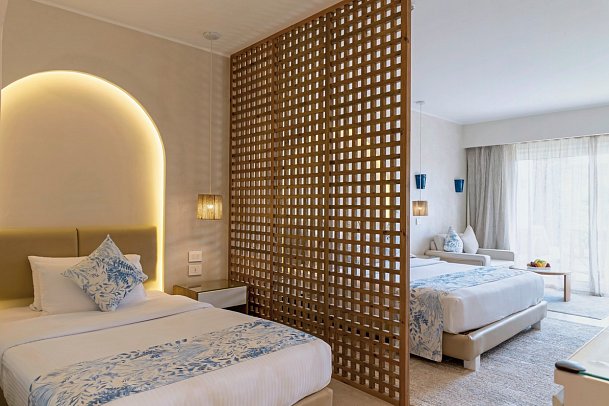 Fort Arabesque Resort & Spa - Wohnbeispiel Doppelzimmer Deluxe seitl. Meerblick (Zimmercodierungen DDN & DCN)