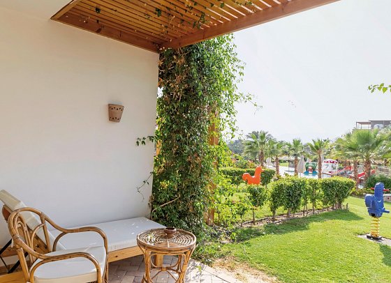 Fort Arabesque Resort & Spa - Wohnbeispiel Doppelzimmer Deluxe seitl. Meerblick (Zimmercodierungen DDN & DCN)